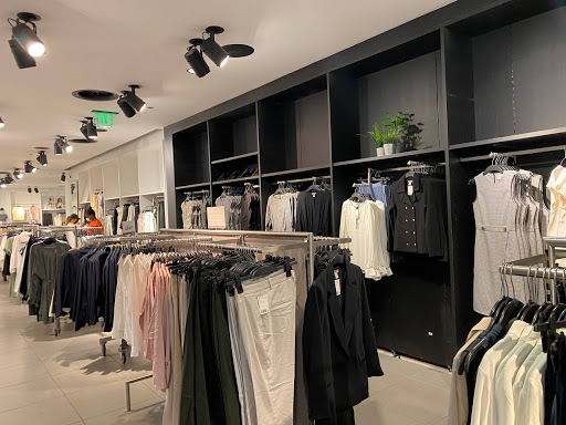 Clothing Store «H&M», reviews and photos, 140 Easton Station, Columbus, OH 43219, USA