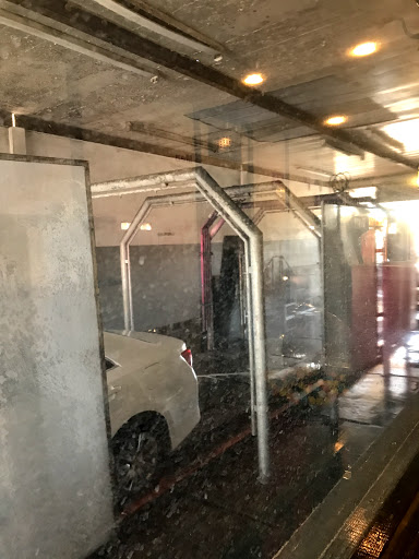 Car Wash «State College Car Wash», reviews and photos, 400 N State College Blvd, Anaheim, CA 92806, USA