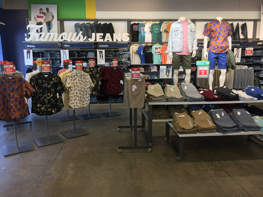 Clothing Store «Old Navy», reviews and photos, 3131 E Main St, Mohegan Lake, NY 10547, USA