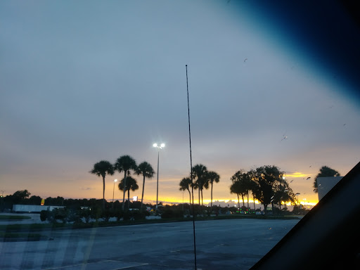 Shopping Mall «Lake Village Shopping MallKitchengaets», reviews and photos, 10601 US-441, Leesburg, FL 34788, USA