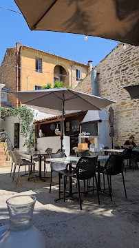 Atmosphère du Restaurant Patio du Lys à Remoulins - n°2