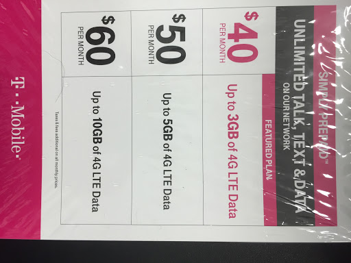 Cell Phone Store «T-Mobile Miami Beach South Beach», reviews and photos, 1507 Washington Ave, Miami Beach, FL 33139, USA