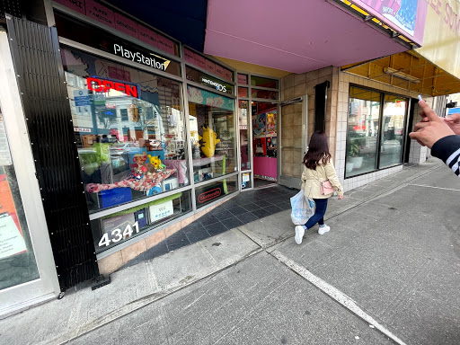 Pink Gorilla University District, 4341 University Way NE, Seattle, WA 98105, USA, 