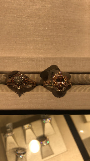 Jewelry Store «Kay Jewelers», reviews and photos, 310 Daniel Webster Hwy #169, Nashua, NH 03060, USA