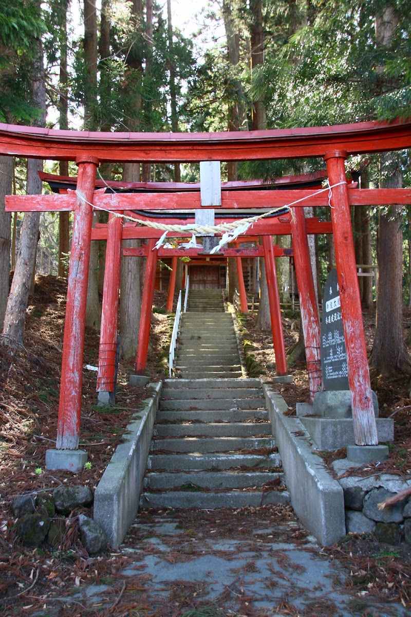 御瀧大龍神（板ノ沢神社）