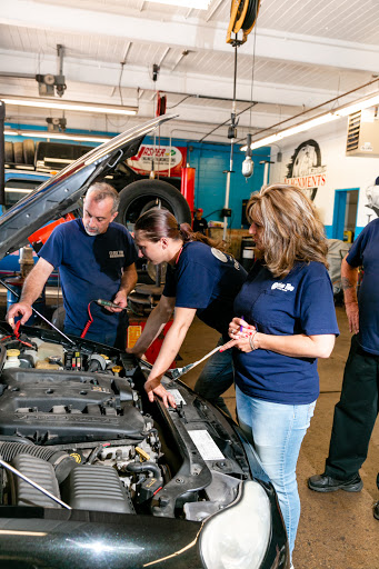 Auto Repair Shop «Closs Tire & Auto», reviews and photos, 1340 N Lewis Ave, Waukegan, IL 60085, USA