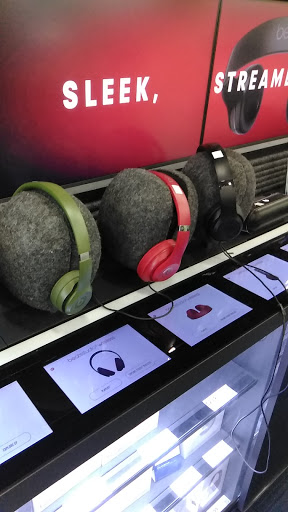 Electronics Store «Best Buy», reviews and photos, 4707 Valley View Blvd NW, Roanoke, VA 24012, USA