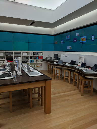 Computer Store «Microsoft Store - Westfield San Francisco Centre», reviews and photos, 845 Market St #257, San Francisco, CA 94103, USA