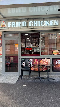 Photos du propriétaire du Restauration rapide S&B Fried Chicken à Versailles - n°1