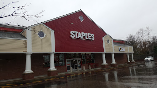 Office Supply Store «Staples», reviews and photos, 870 W Main Rd, Middletown, RI 02842, USA