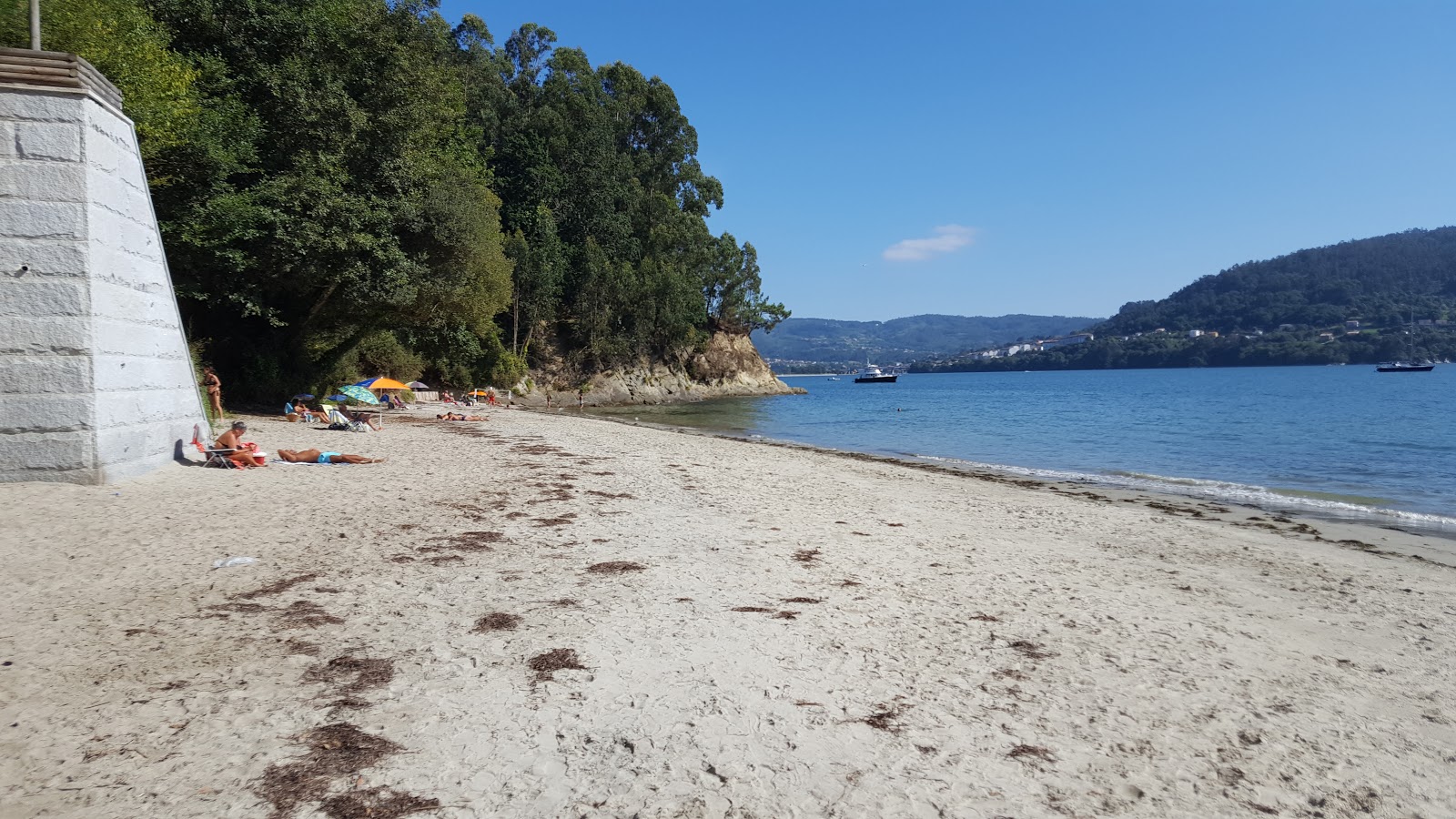 Foto di Playa de Limodre con abbastanza pulita livello di pulizia