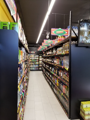 Liquor Store «Gold Crown Liquors Store», reviews and photos, 3425 N Clark St, Chicago, IL 60657, USA