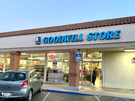 Thrift Store «Goodwill Retail Store & Donation Center», reviews and photos
