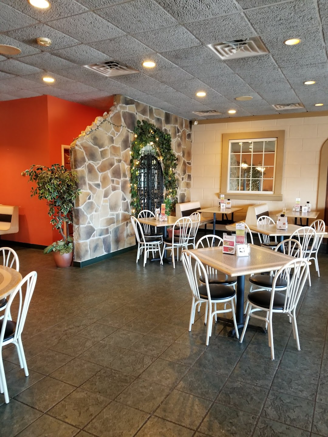 New Italian Village Restaurant & Pizza