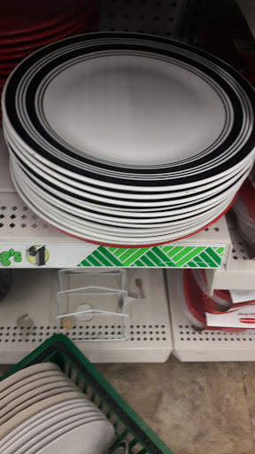 Dollar Store «Dollar Tree», reviews and photos, 4601 NW 199th St, Miami Gardens, FL 33055, USA