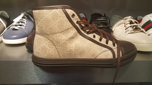 Boutique «Gucci Outlet», reviews and photos, 50 Hartz Way, Secaucus, NJ 07094, USA