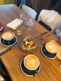 Cappuccino du Restaurant servant le petit-déjeuner Kozy Bosquet à Paris - n°12