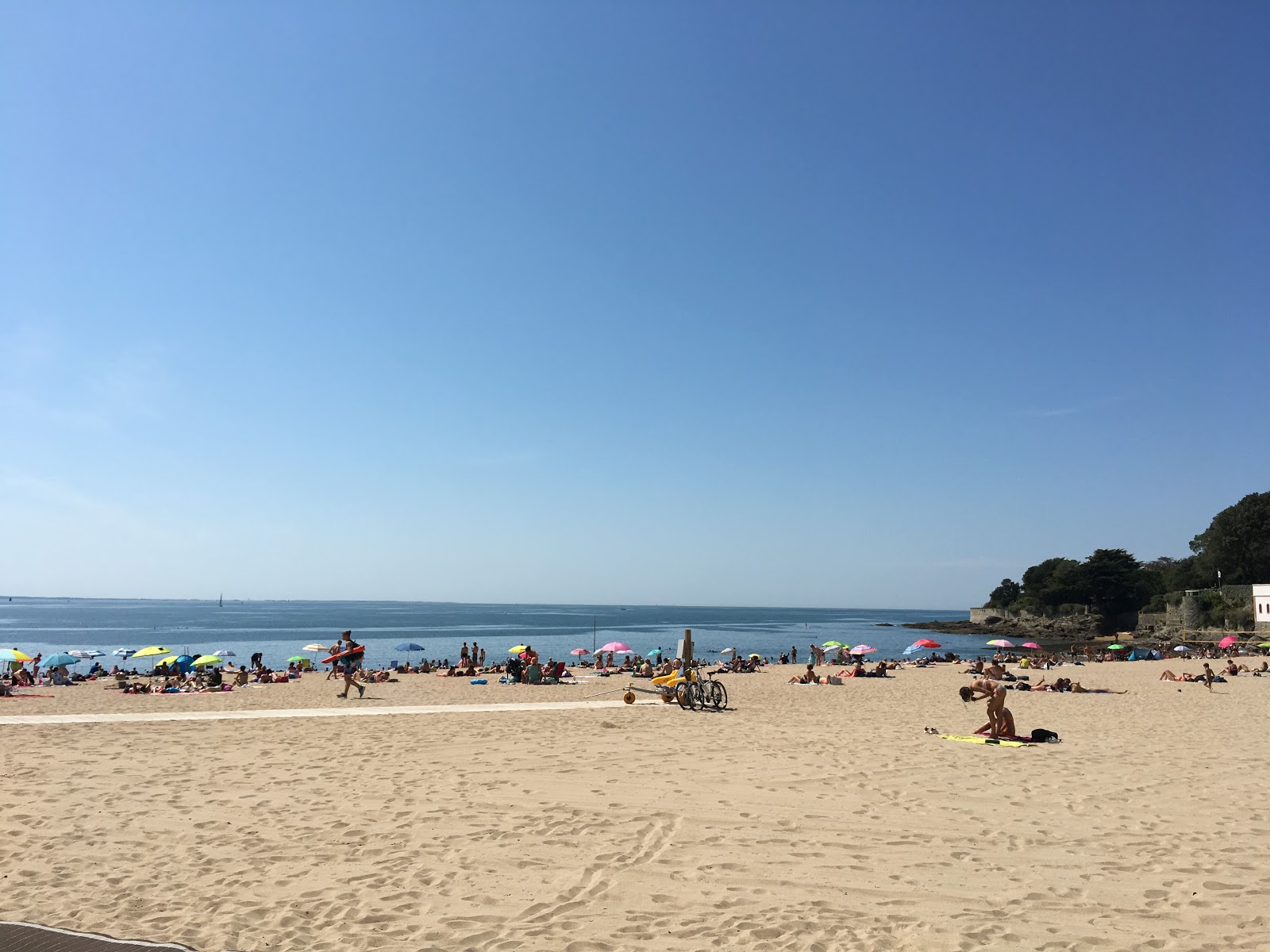 Noeveillard beach'in fotoğrafı doğrudan plaj ile birlikte