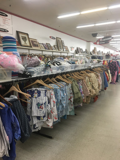 Thrift Store «Value World», reviews and photos, 11900 Detroit Ave, Lakewood, OH 44107, USA