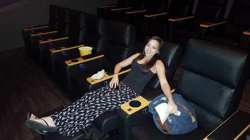 Movie Theater «Regal Cinemas Hadley Theatre 16», reviews and photos, 1000 Corporate Ct, South Plainfield, NJ 07080, USA