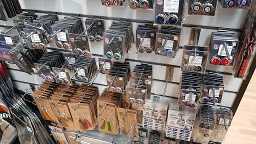 Sportswear Store «College Shop», reviews and photos, 2 Beach St, San Francisco, CA 94133, USA