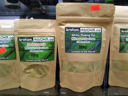 Tobacco Shop «Clock Town Smoke Shop/It Is Vapor Express», reviews and photos, 1039 High St, Auburn, CA 95603, USA