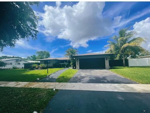 Real Estate Agents «Laurie Finkelstein Reader Real Estate Team», reviews and photos, 10187 Cleary Blvd #102, Plantation, FL 33324, USA