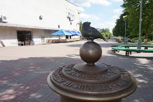 Sparrow monument image