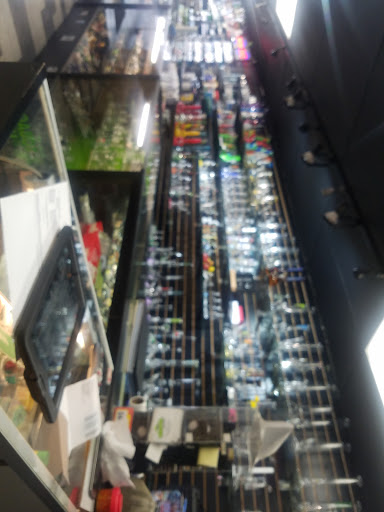 Tobacco Shop «ALTITUDE SMOKE SHOP», reviews and photos, 461 W Virginia St, Crystal Lake, IL 60014, USA