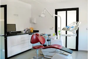 Cabinet Dentaire Dr. Meryem Zeriouli Chirurgien Dentiste image