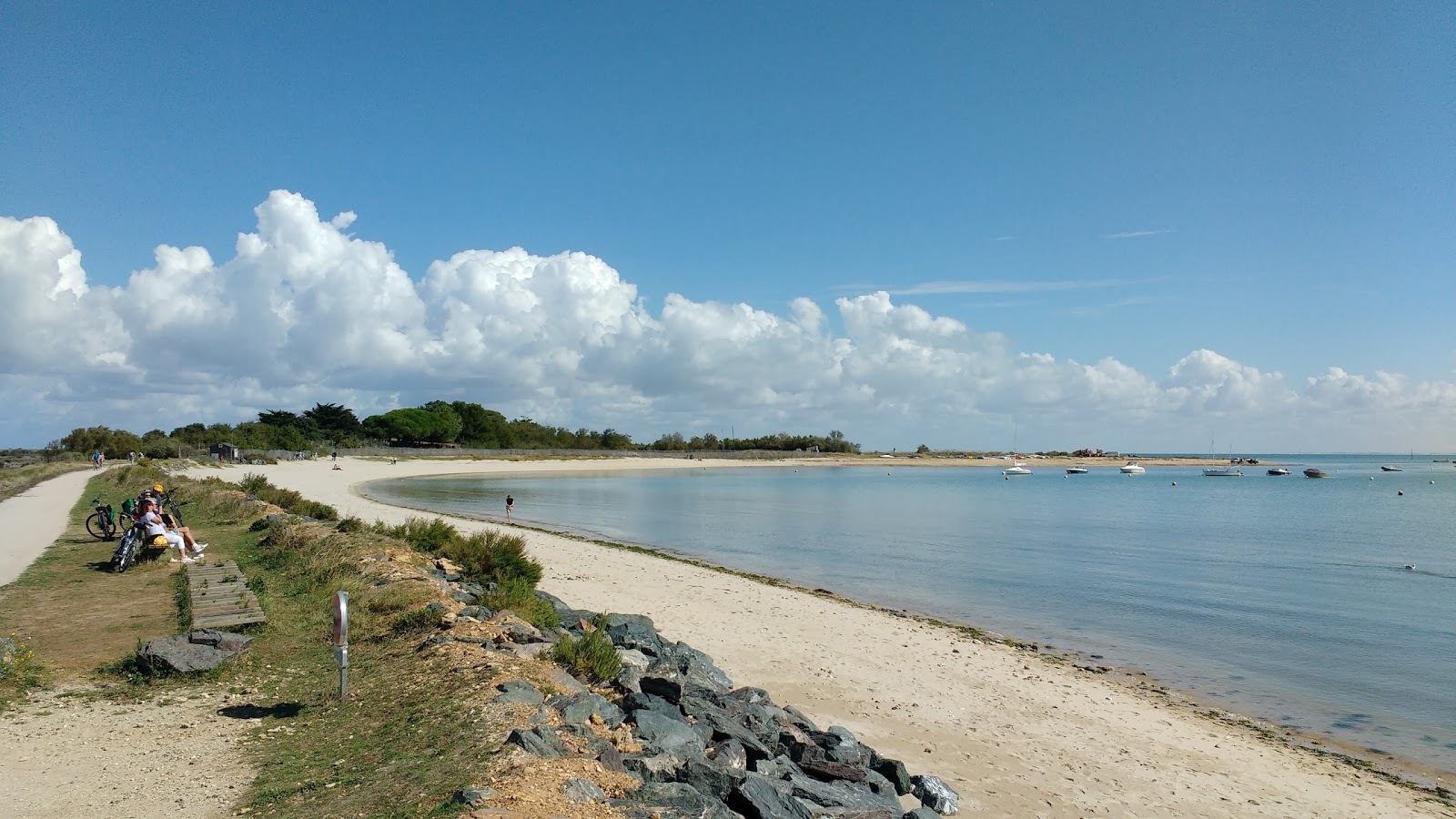 Foto de Grouin beach con bahía mediana