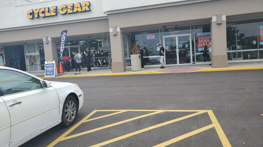 Motorcycle Parts Store «Cycle Gear», reviews and photos, 695 E Golf Rd, Schaumburg, IL 60173, USA