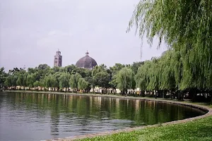 Hồ Vị Xuyên image