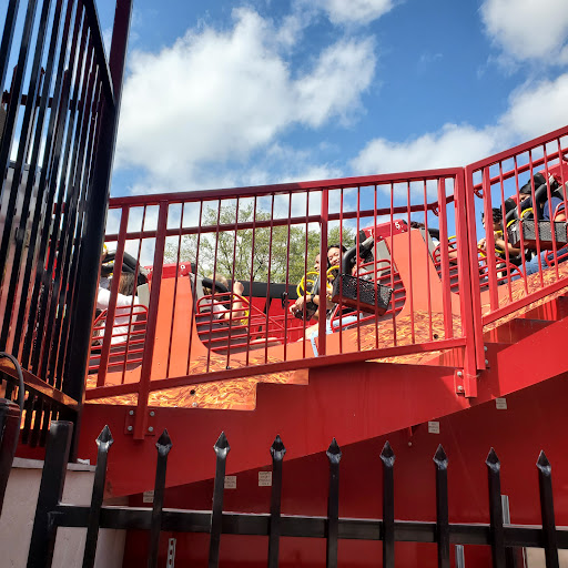 Shopping Mall «Looney Tunes Mall - Six Flags Over Texas», reviews and photos, 2201 E Road to Six Flags St, Arlington, TX 76011, USA