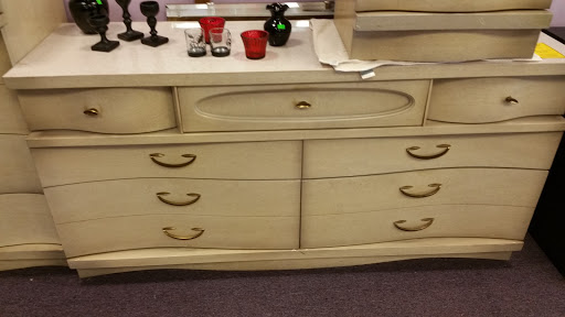 Thrift Store «WINGS Resale Store», reviews and photos, 300 W Golf Rd, Schaumburg, IL 60195, USA
