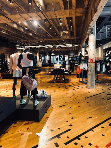 Clothing Store «Nike Lenox», reviews and photos, 3393 Peachtree Rd, Atlanta, GA 30326, USA