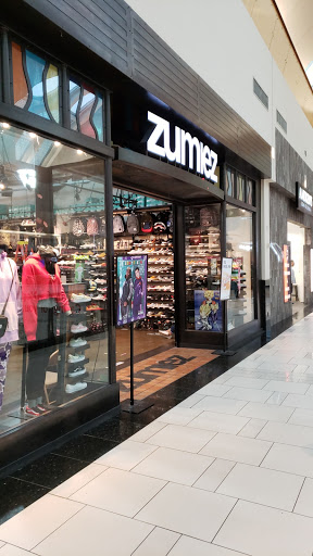 Zumiez, 9301 Tampa Ave #181, Northridge, CA 91324, USA, 