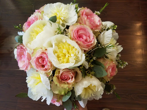 Florist «The Rustic Rose Flowers and Collectibles», reviews and photos, 220 W Main St, Williamsburg, OH 45176, USA