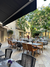 Atmosphère du Restaurant Maison Marshall à Saint-Rémy-de-Provence - n°2