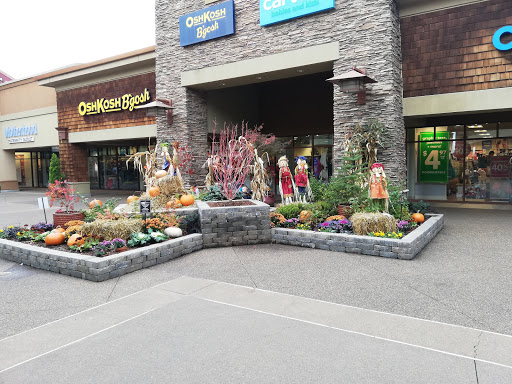 Shopping Mall «Woodburn Premium Outlets», reviews and photos, 1001 N Arney Rd, Woodburn, OR 97071, USA