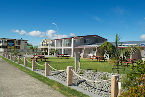 Baileys at the Beach Motel