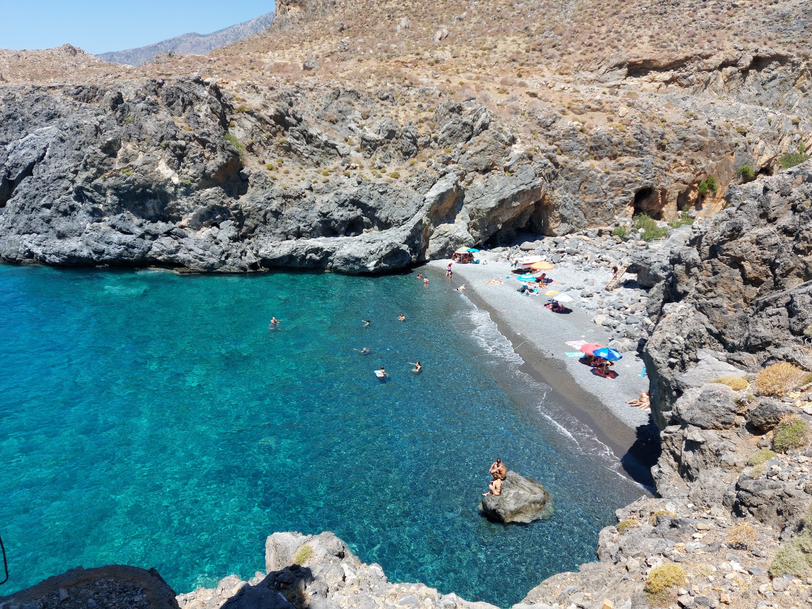 Fotografija Vouidomato beach z sivi kamenček površino