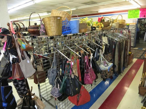 Thrift Store «The Kindness Wave Foundation Thrift Store», reviews and photos, 6210 Seminole Blvd, Seminole, FL 33772, USA