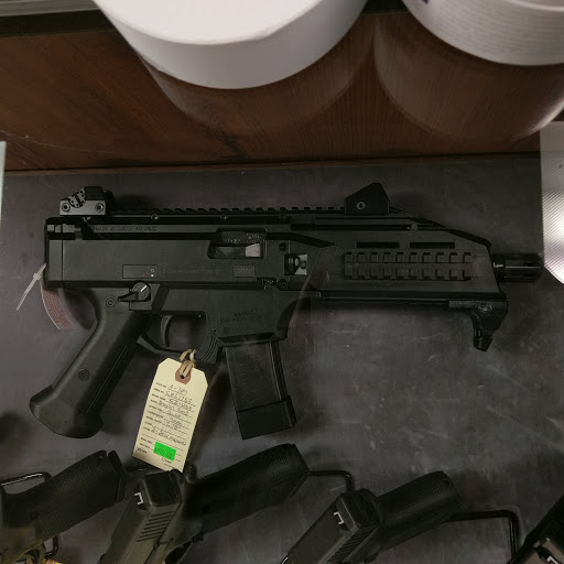 Gun Shop «Smith Outfitters, LLC», reviews and photos, 254 Avery Ave, Steubenville, OH 43952, USA