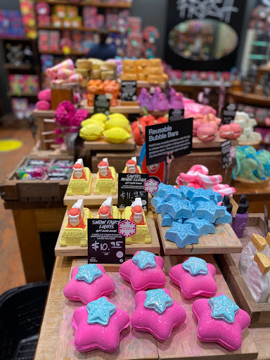 Cosmetics Store «Lush Cosmetics», reviews and photos, 7101 Democracy Blvd, Bethesda, MD 20817, USA