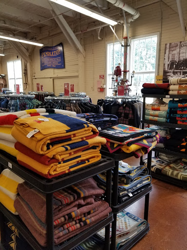 Clothing Store «Pendleton Washougal Mill Store», reviews and photos, 2 Pendleton Way, Washougal, WA 98671, USA