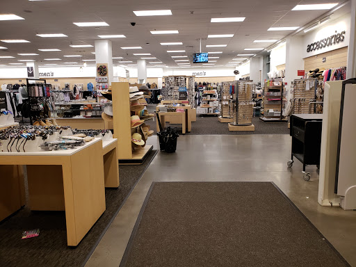 Department Store «Nordstrom Rack The Gallery At Westbury Plaza», reviews and photos, 1040 Old Country Rd, Garden City, NY 11530, USA