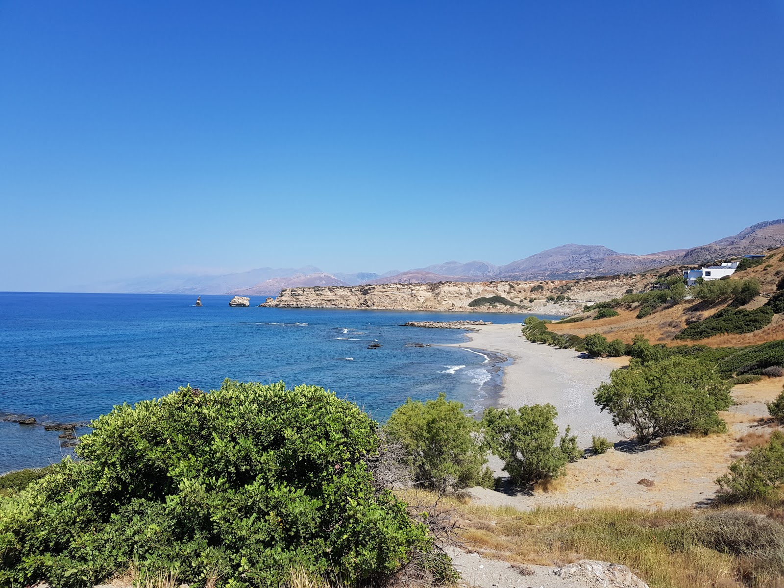 Foto av Triopetra beach och bosättningen