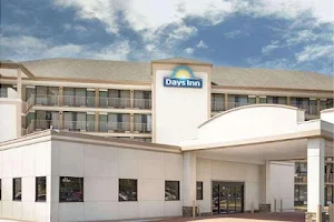 Days Inn by Wyndham Columbus-North Fort Moore image