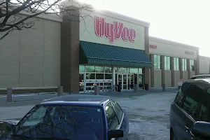 Hy-Vee Grocery Store image